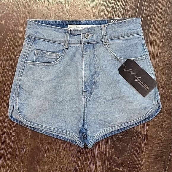 JW Signature Denim Dolphin Hem Shorts - Picture 11 of 15